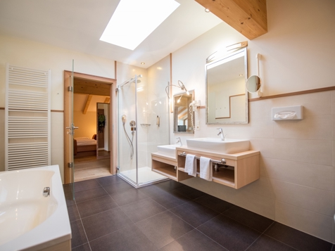 Executive Suite Kaiser image 3