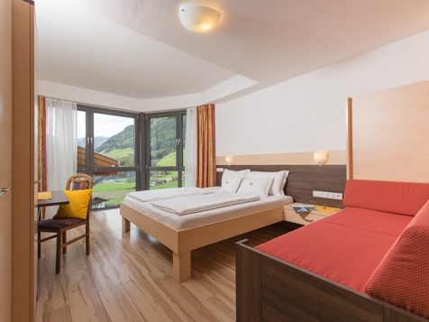 FAMILIENZIMMER image 8