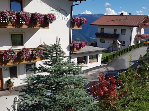 Familienzimmer für 3-4 Personen mit Kirch-Panorama image 10