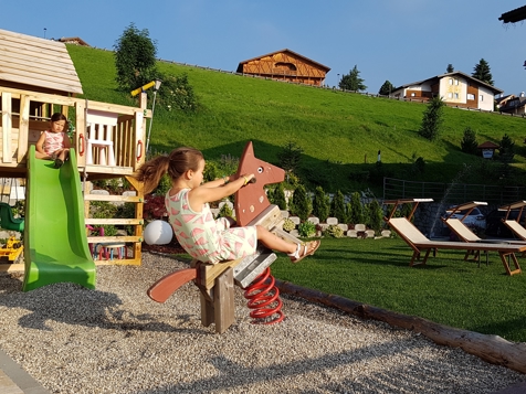 Familienzimmer für 3-4 Personen mit Kirch-Panorama image 9