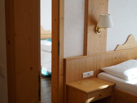 Family room image 10