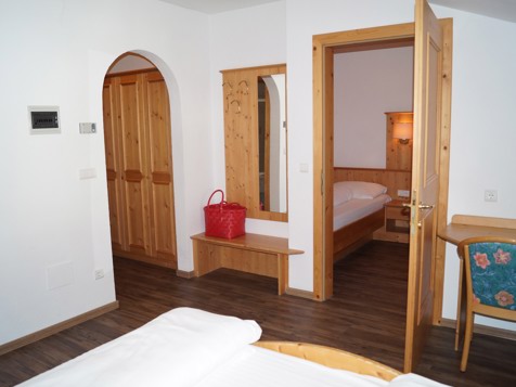 Family room image 12