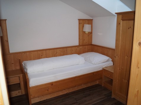 Family room image 16