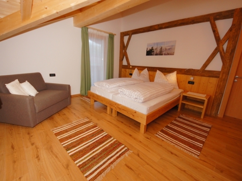 Family room for 4-5 person image 1