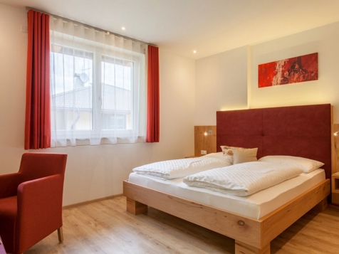 Family suite with 1 south- 1 east-facing balcony image 2