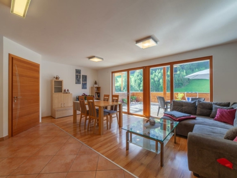 Ferienwohnung mit Terrasse-1