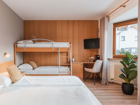 Fourbed Room image 7