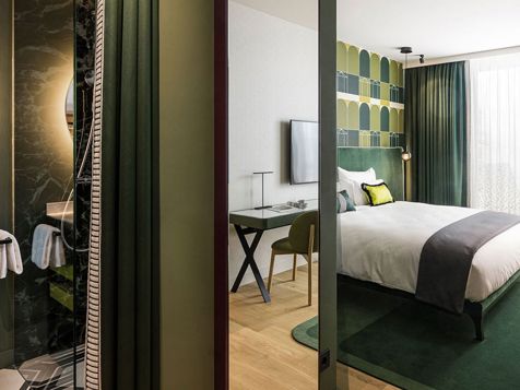 Grand Deluxe Room image 5