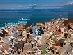 Harbour & Pieve Romanica di San Nicolò