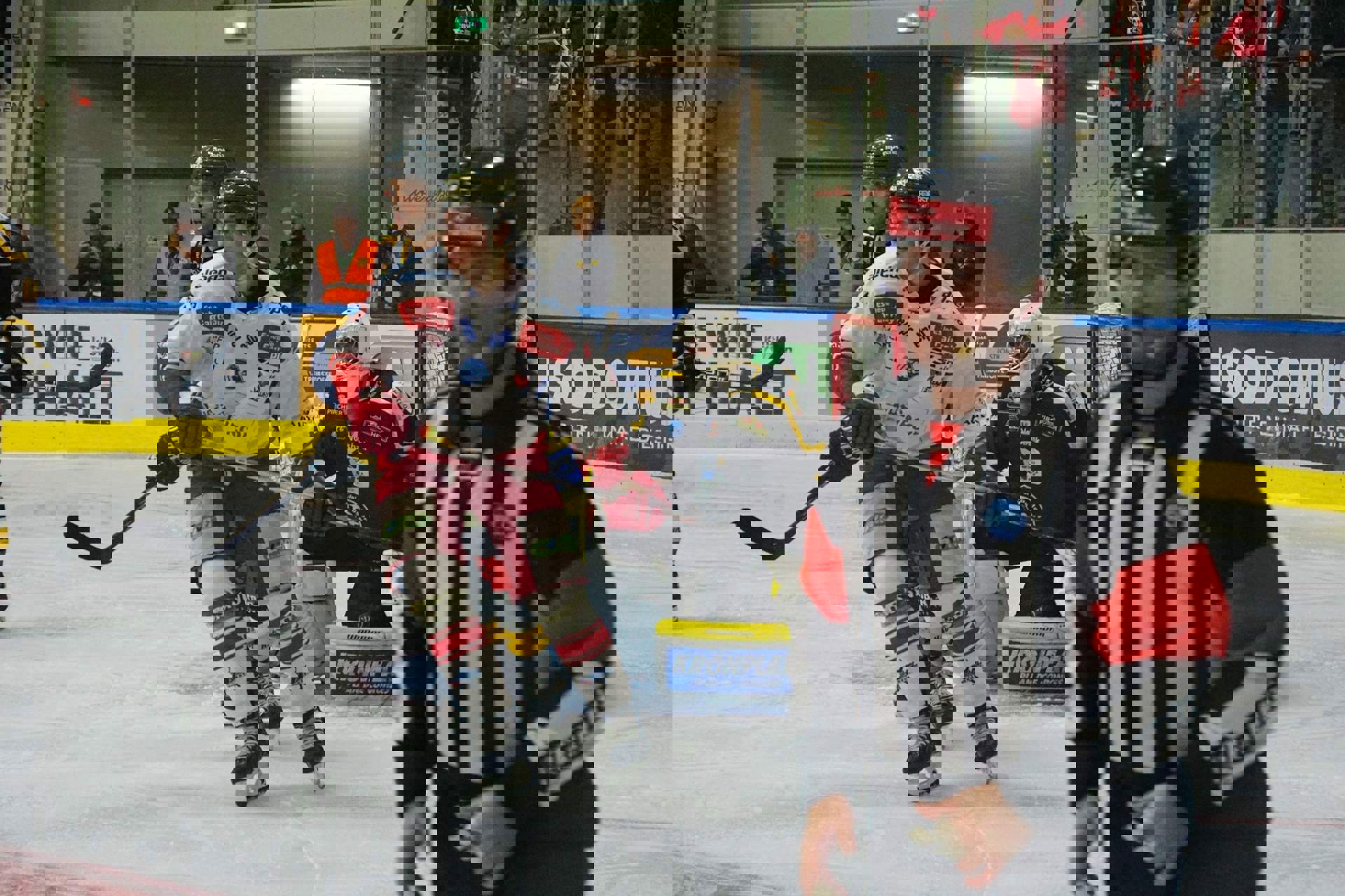 Hockey su ghiaccio a Brunico Hockey su ghiaccio a Brunico