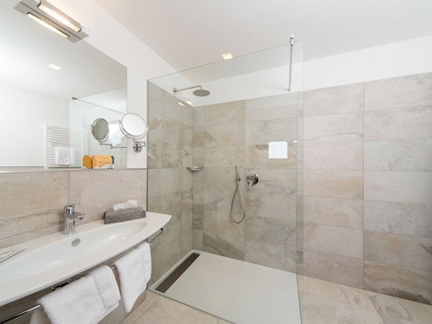 Honeymoon - suite image 3