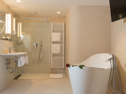 Honeymoon - suite image 5
