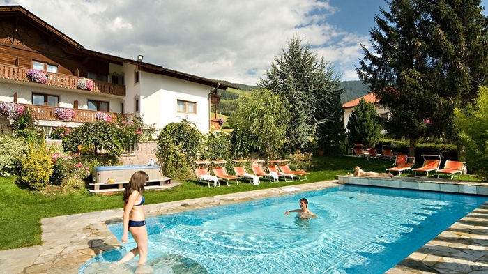 Hotel Rosenheim in Rodeneck - 3 stars Hotel - www.south-tirol.com