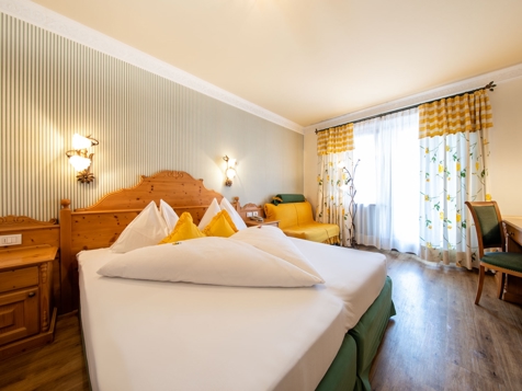 Hotel***GSTÖR – double room - south image 1