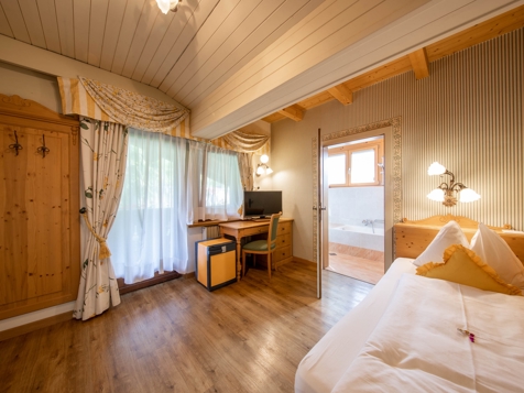 Hotel***GSTÖR, Haupthaus, Einbettzimmer image 5