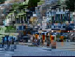 Hotels & Restaurants in Sirmione