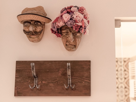 Hutstübele (hat room) image 3
