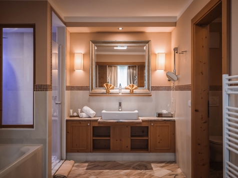 Jacuzzi Suite-8