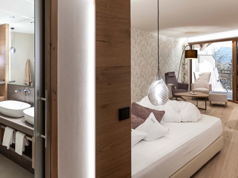 Junior Suite South image 7