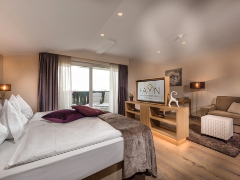 Junior Suite with garden view image 6