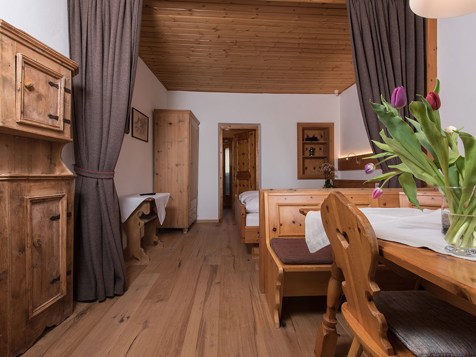 Juniorsuite with balcony and view to the Dolomites image 1