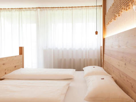 Juniorsuite with balcony and view to the vally image 2