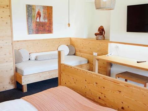 Juniorsuite with balcony and view to the vally image 4