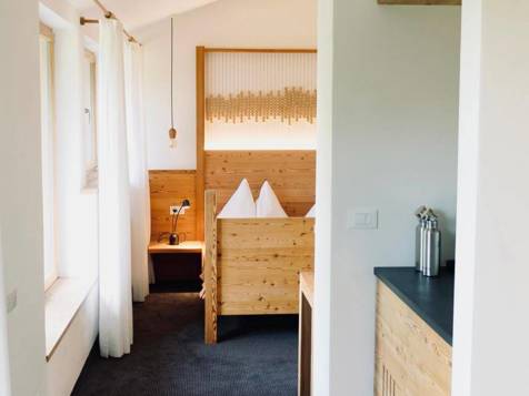 Juniorsuite with balcony and view to the vally image 5