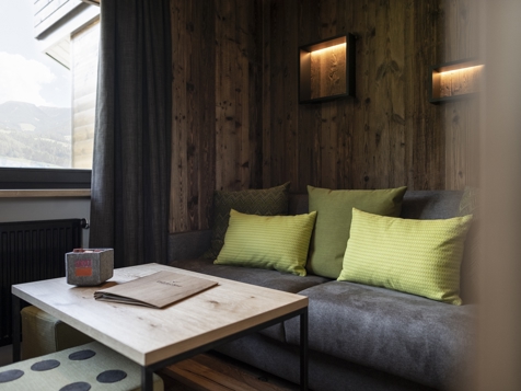 Kuschelzimmer Bärentalspitz mit Blick auf Bauernhof image 7