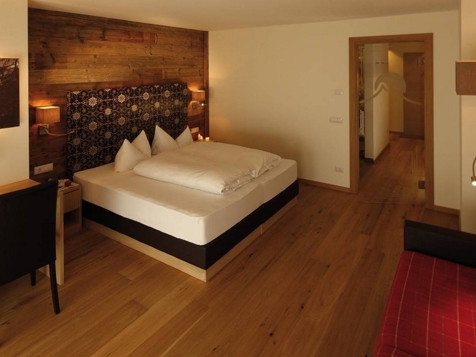 Lakeview room image 1