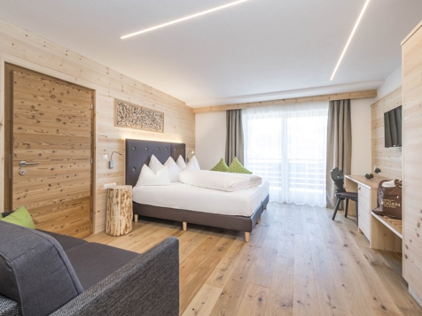 Larch Suite Superior image 1
