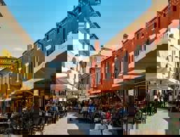 Le facciate colorate di Bardolino