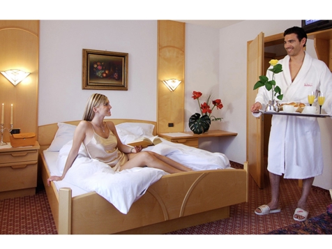 Luxury suite image 3