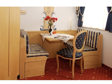 Luxury suite image 4