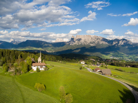 Luxury Suite with south balcony and Dolomites view image 5