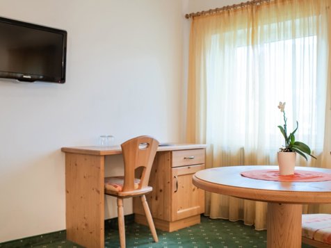 Mansardenzimmer image 4