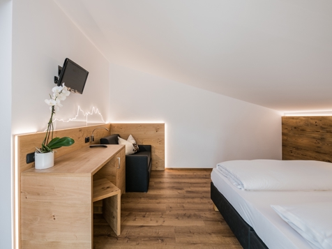 Mansardenzimmer Dolomit image 2