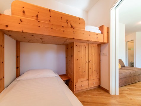 Mellifera Deluxe Family image 3