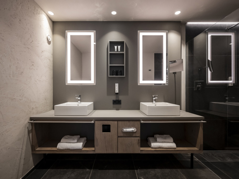 Mountain Family Deluxe image 1