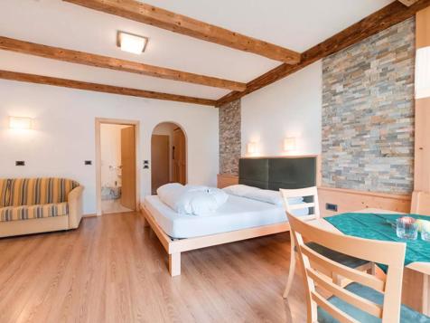 Munt de Mür family room image 4