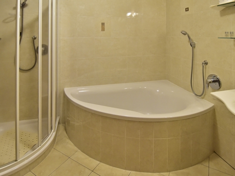 n.21 Double bed room image 4