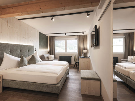 NEU Familienzimmer Dorfblick image 5