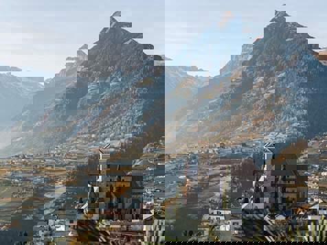 Neue Pfarrkirche von Schenna