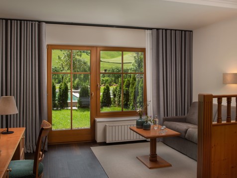 NEW restyled! Pool Suite image 10