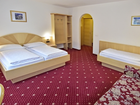 Nr. 22 - Doppelbett- Dreibettzimmer image 5