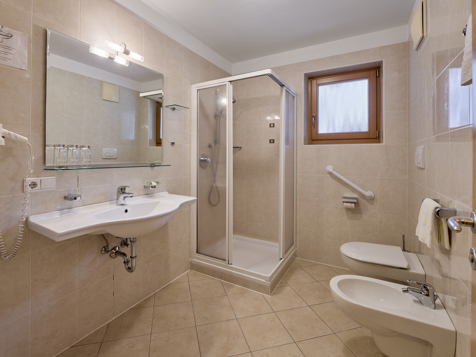 Nr. 22 Double / Triple Room image 11