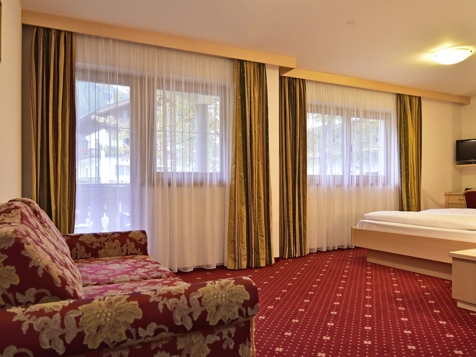 Nr. 24 Double Room with Balcony image 2