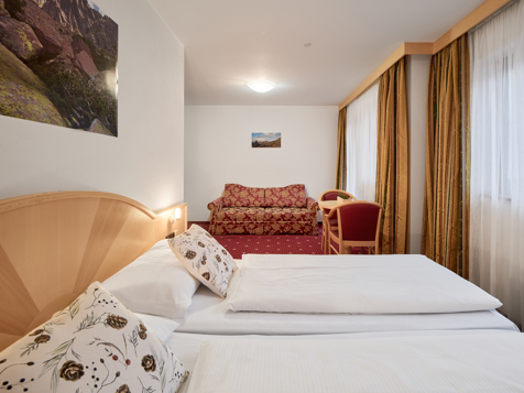 Nr. 24 Double Room with Balcony image 7