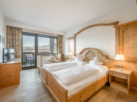 PANORAMA FAMILY ROOM image 2