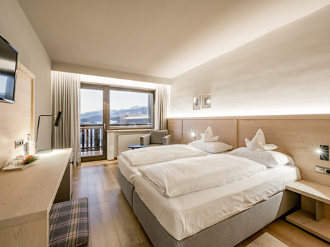 PANORAMA FAMILY ROOM image 4